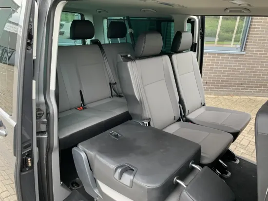 Afbeeldingen van VW Caravelle 8-personenbus (verlengd)